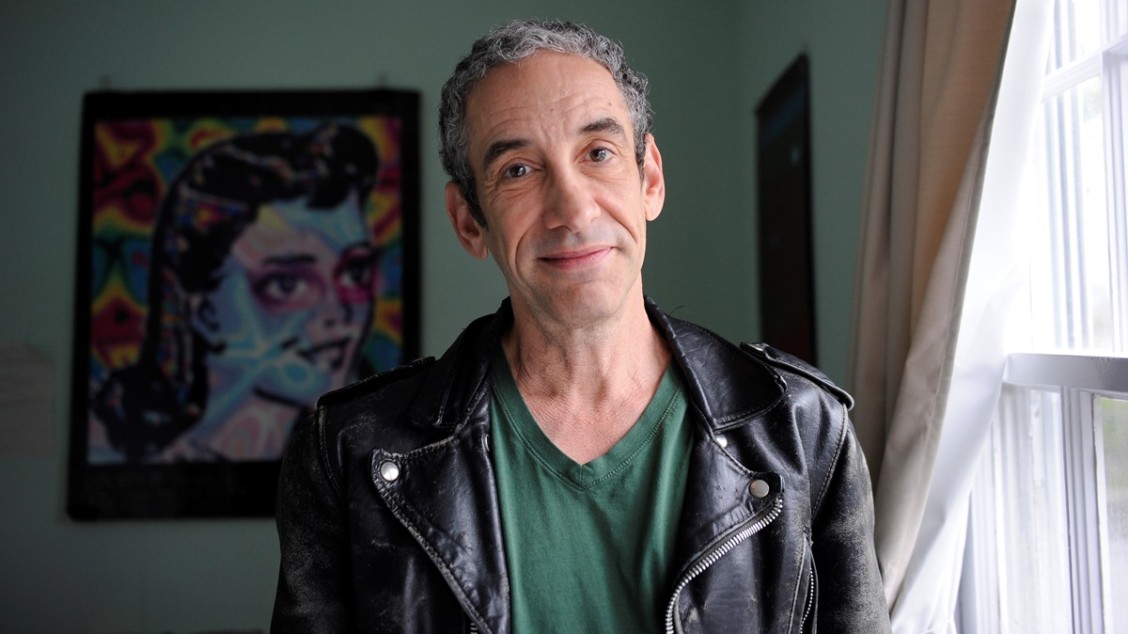 Douglas Rushkoff — portrait by Hanna Sistek